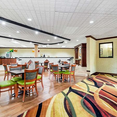 Quality Inn & Suites Florence Civic Center Εξωτερικό φωτογραφία