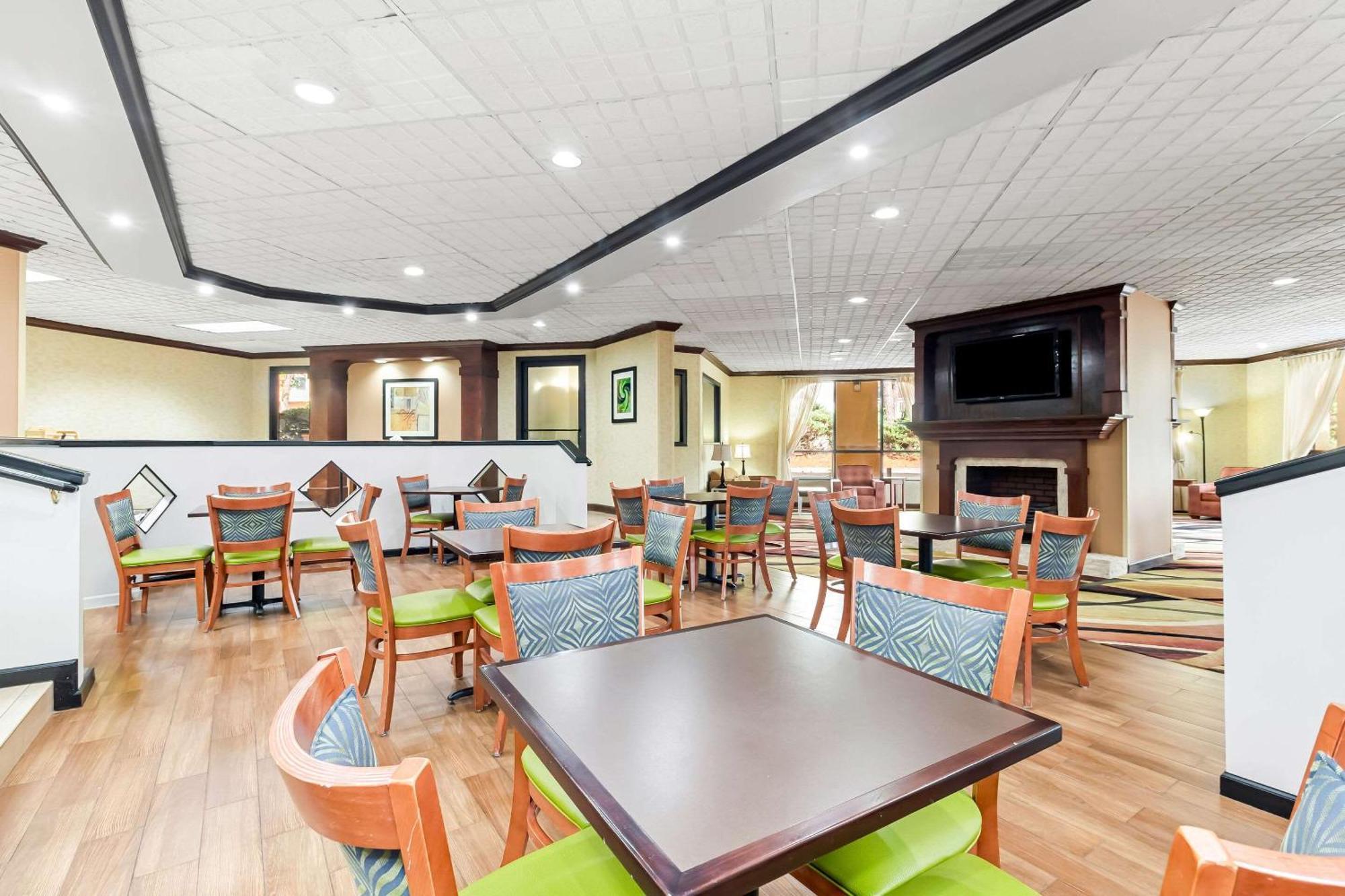 Quality Inn & Suites Florence Civic Center Εξωτερικό φωτογραφία
