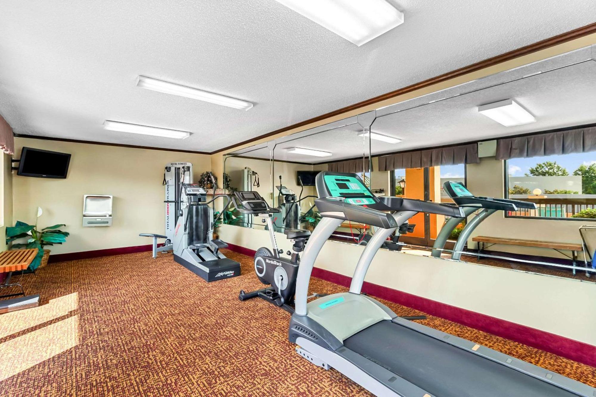 Quality Inn & Suites Florence Civic Center Εξωτερικό φωτογραφία