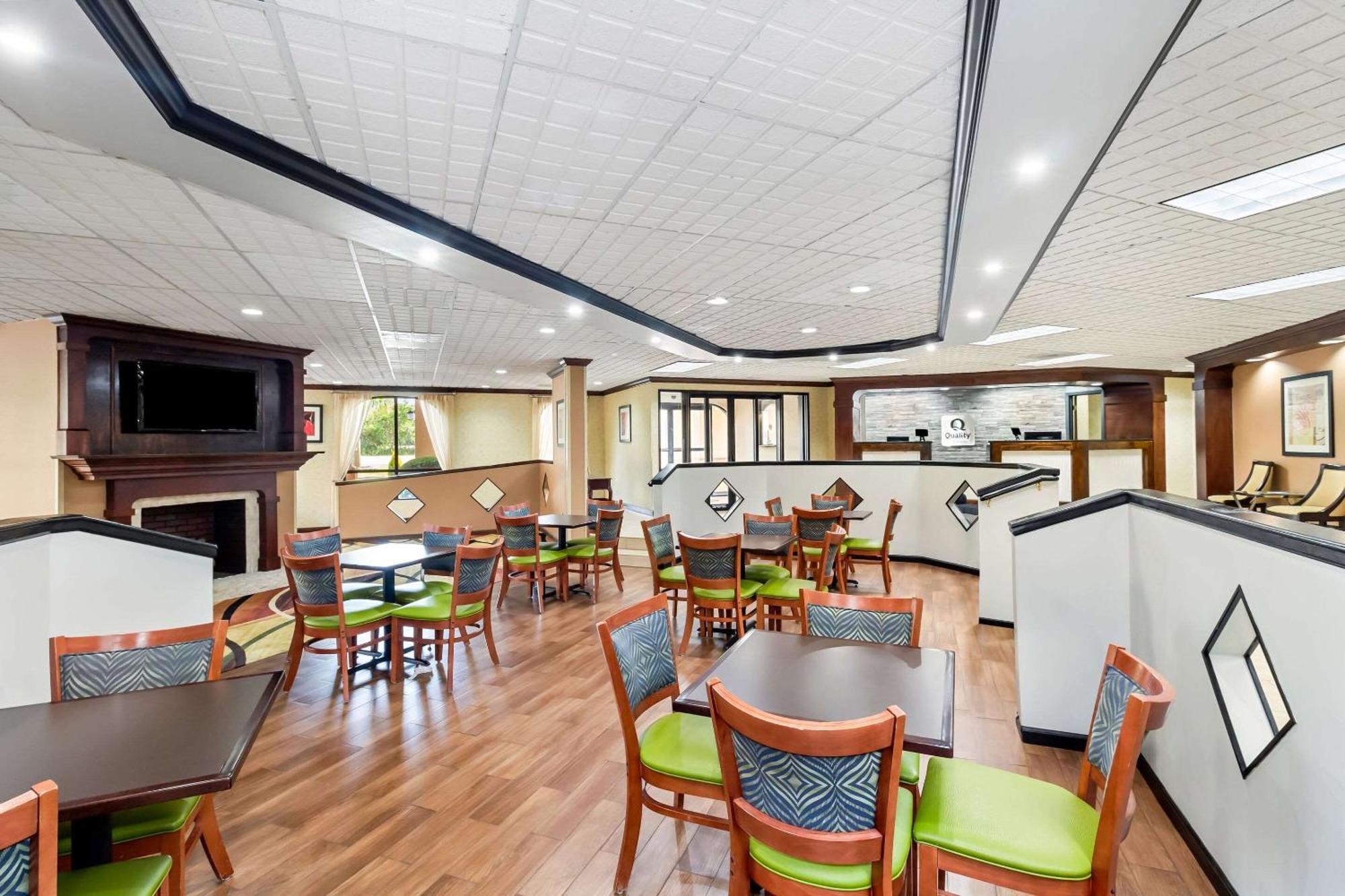 Quality Inn & Suites Florence Civic Center Εξωτερικό φωτογραφία